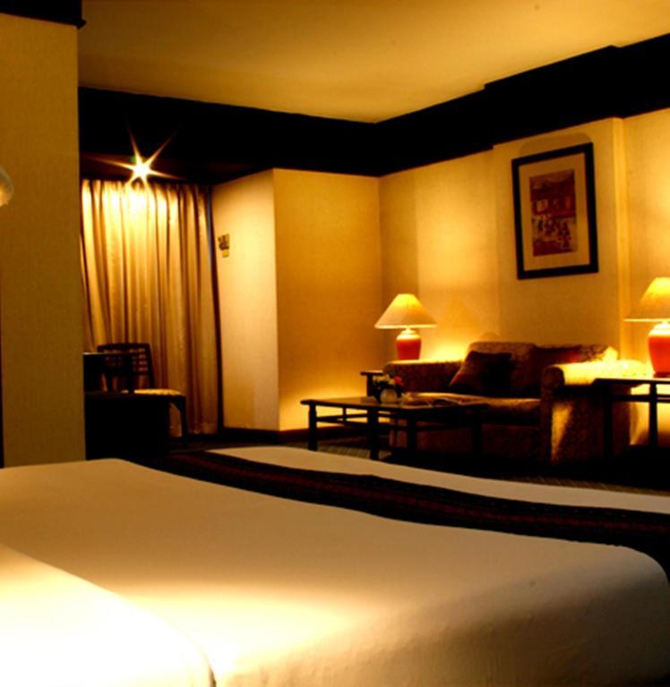 Thapaeplacehotel Chiang Mai Pokój zdjęcie