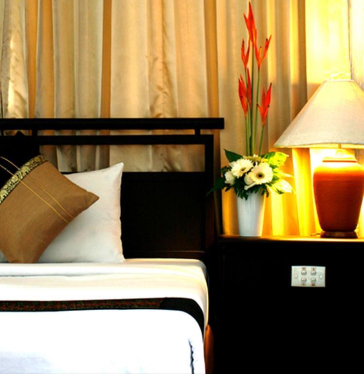 Thapaeplacehotel Chiang Mai Pokój zdjęcie