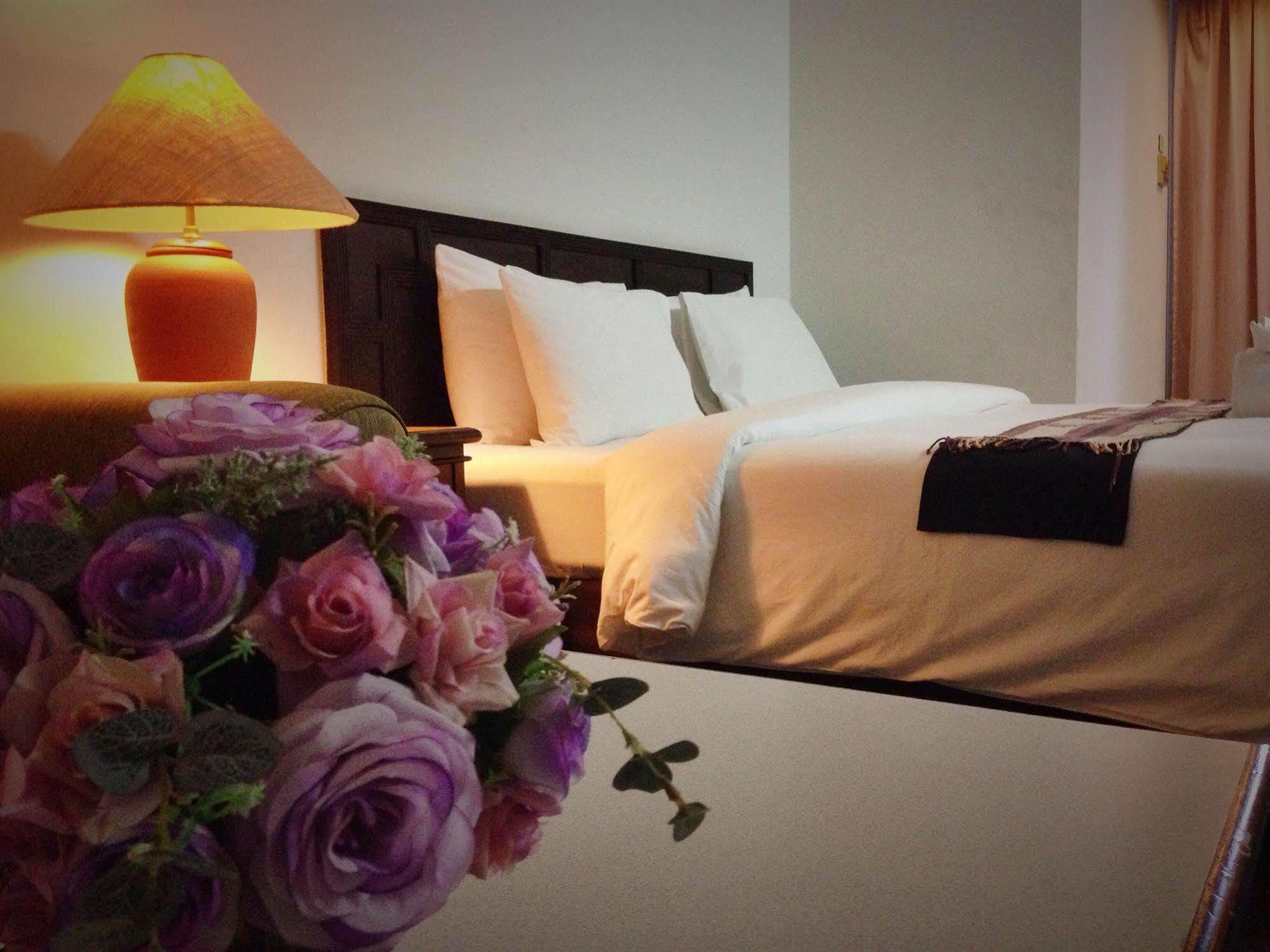 Thapaeplacehotel Chiang Mai Zewnętrze zdjęcie